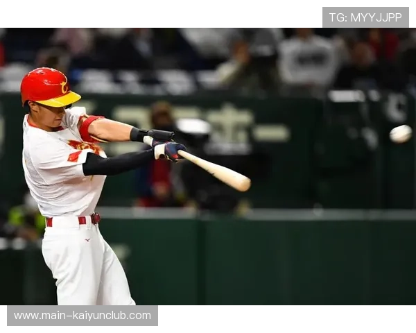 棒球全垒打大赛选手展现力量与技巧结合的魅力