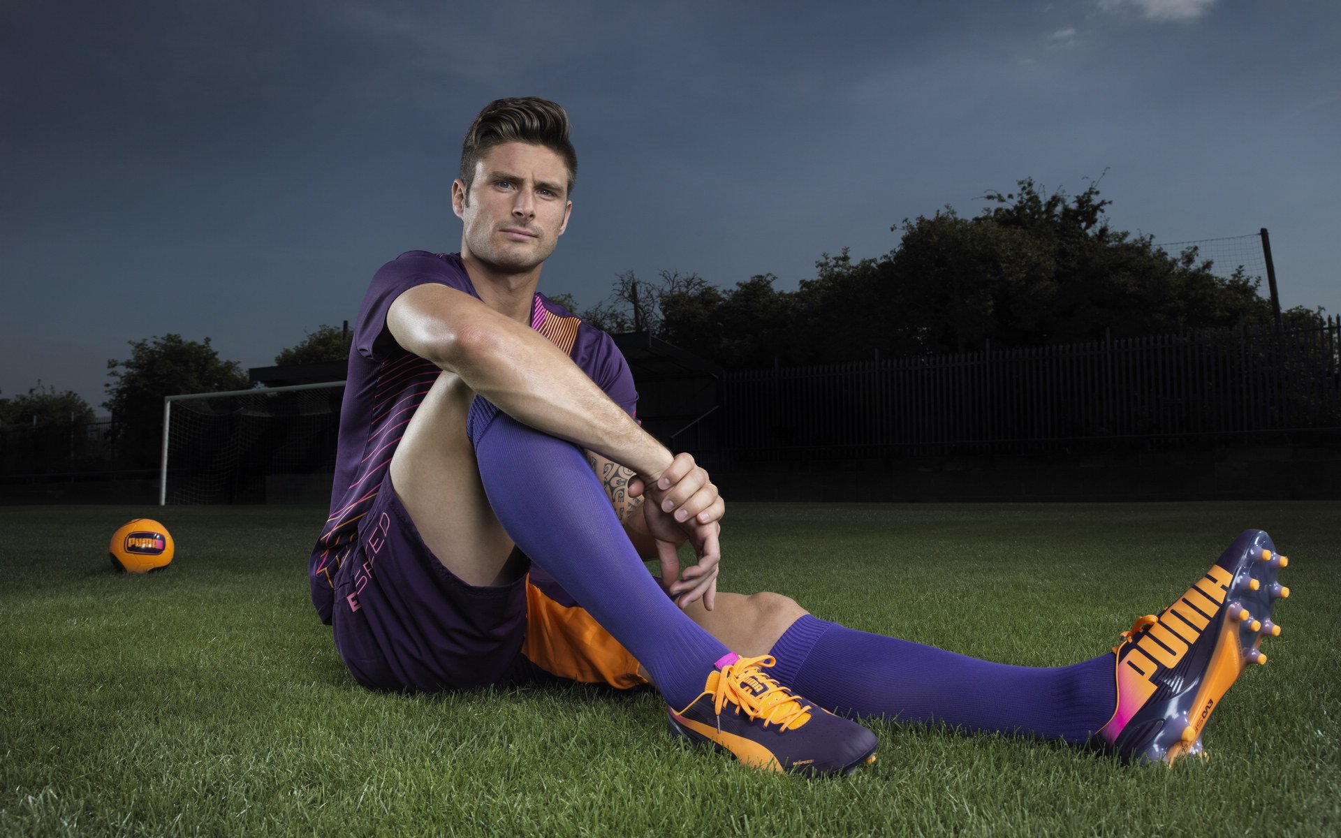 世界杯新星登陆欧冠舞台 首战即献传射赢得主场掌声